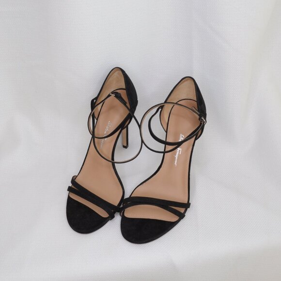 NWOB Salvatore Ferragamo Ines X5 Black Suede Heels Sz 9 - Picture 3 of 9